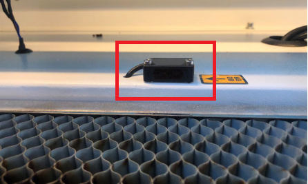 上限位開(kāi)關(guān)蒙有灰塵