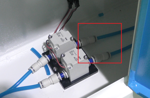 拔下氣閥后面的氣管，吹氣輔助面板點擊測試