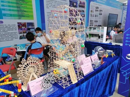 教育科創(chuàng)節(jié)現(xiàn)場(chǎng)作品展示