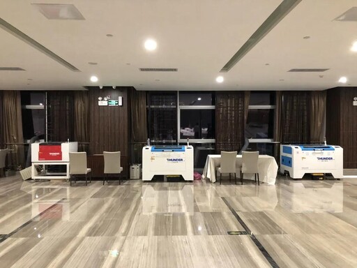 很多小組都在追求更加精致美觀的作品外觀時(shí)，選擇使用激光切割機(jī)。