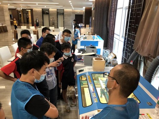 在他們的作品中，我們能發(fā)現(xiàn)激光切割元素?zé)o處不在的身影。