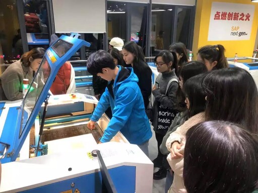 此次創(chuàng)新設(shè)計馬拉松的時長限制為24小時，比賽從12號早上開始