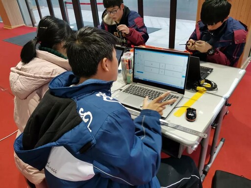 意智造現(xiàn)場(chǎng)賽除了評(píng)選優(yōu)秀作品外，更加注重創(chuàng)作過(guò)程。