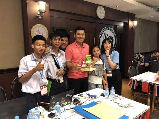 雷宇助力，首屆中泰少年創(chuàng)客馬拉松大賽完美收官！