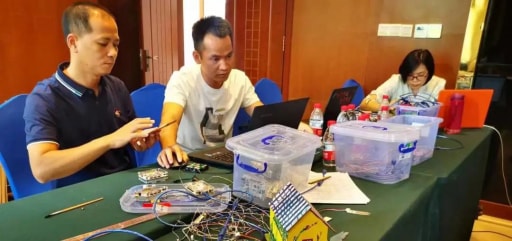 火熱持續(xù)，雷宇攜創(chuàng)趣天地、蘑菇云創(chuàng)客點(diǎn)燃雙城造物激情！