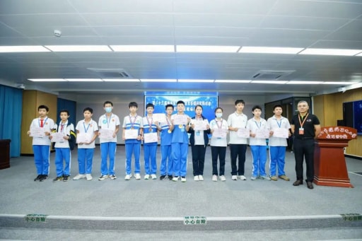 雷宇與創(chuàng)趣天地助力第二十三屆海南省學(xué)生信息素養(yǎng)提升實(shí)踐活動