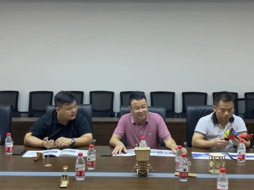 熱烈歡迎廣州市從化區(qū)“基于激光切割的創(chuàng)意智造項(xiàng)目”教師一行蒞臨我司開(kāi)展研修活動(dòng)！