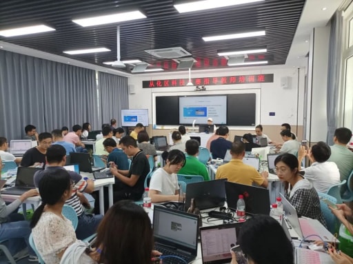 雷宇助力廣州市從化區(qū)科技競賽指導(dǎo)教師培育活動——激光造物課堂圓滿完成！