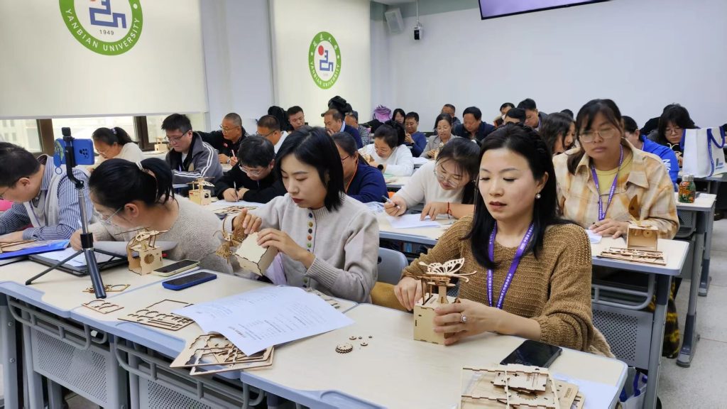 雷宇教育助力2025中國(guó)青少年科技教育工作者協(xié)會(huì)年會(huì)，G03工作坊在延吉成功舉辦