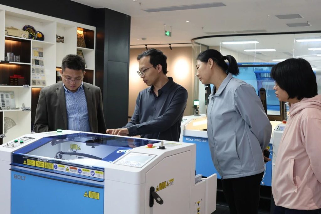 校企攜手，共探激光技術(shù)育人新路徑！惠州城市職業(yè)學(xué)院智能制造學(xué)院一行到訪雷宇總部