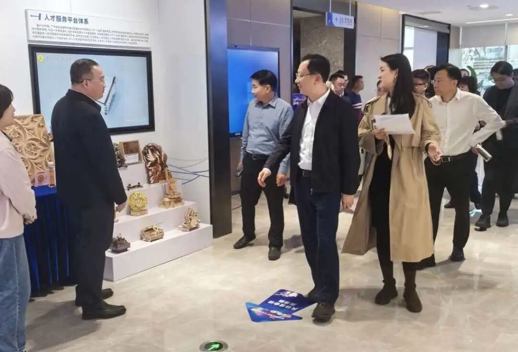 激光工藝閃耀“南粵英才”盛會｜ 雷宇教育與廣東省嶺南工商第一技師學院展現(xiàn)“文化+科技”校企融合新路徑